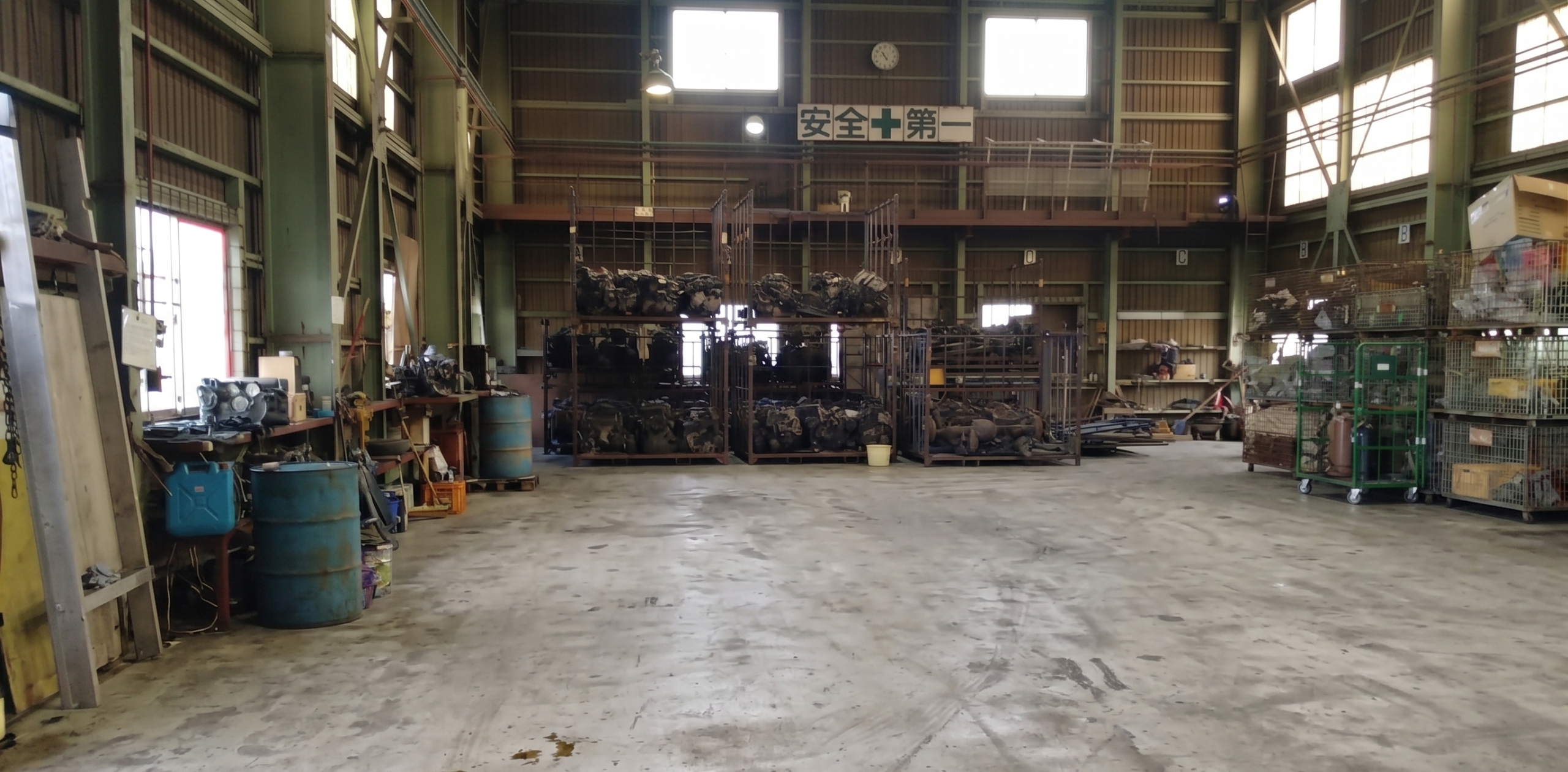 1000M2 WAREHOUSE